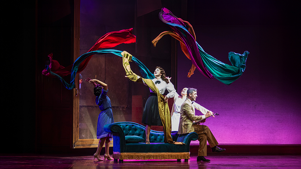 El tiempo entre costuras, el musical